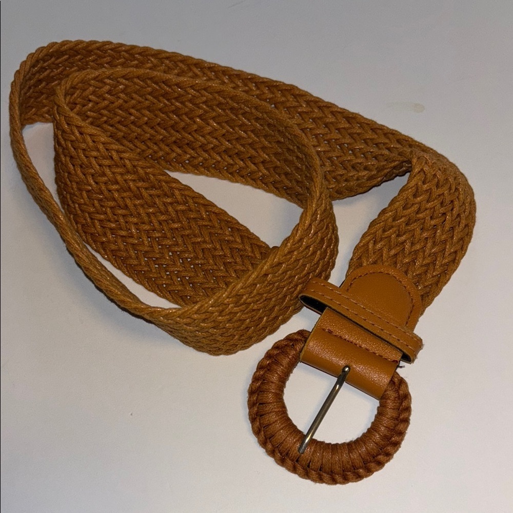 Woven Tan Belt with Round Buckle